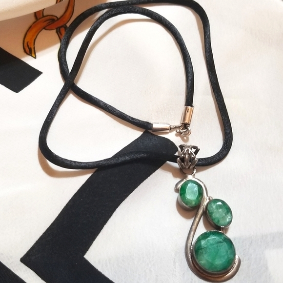 12CTS EMERALDS Vintage Necklace - Picture 3 of 8